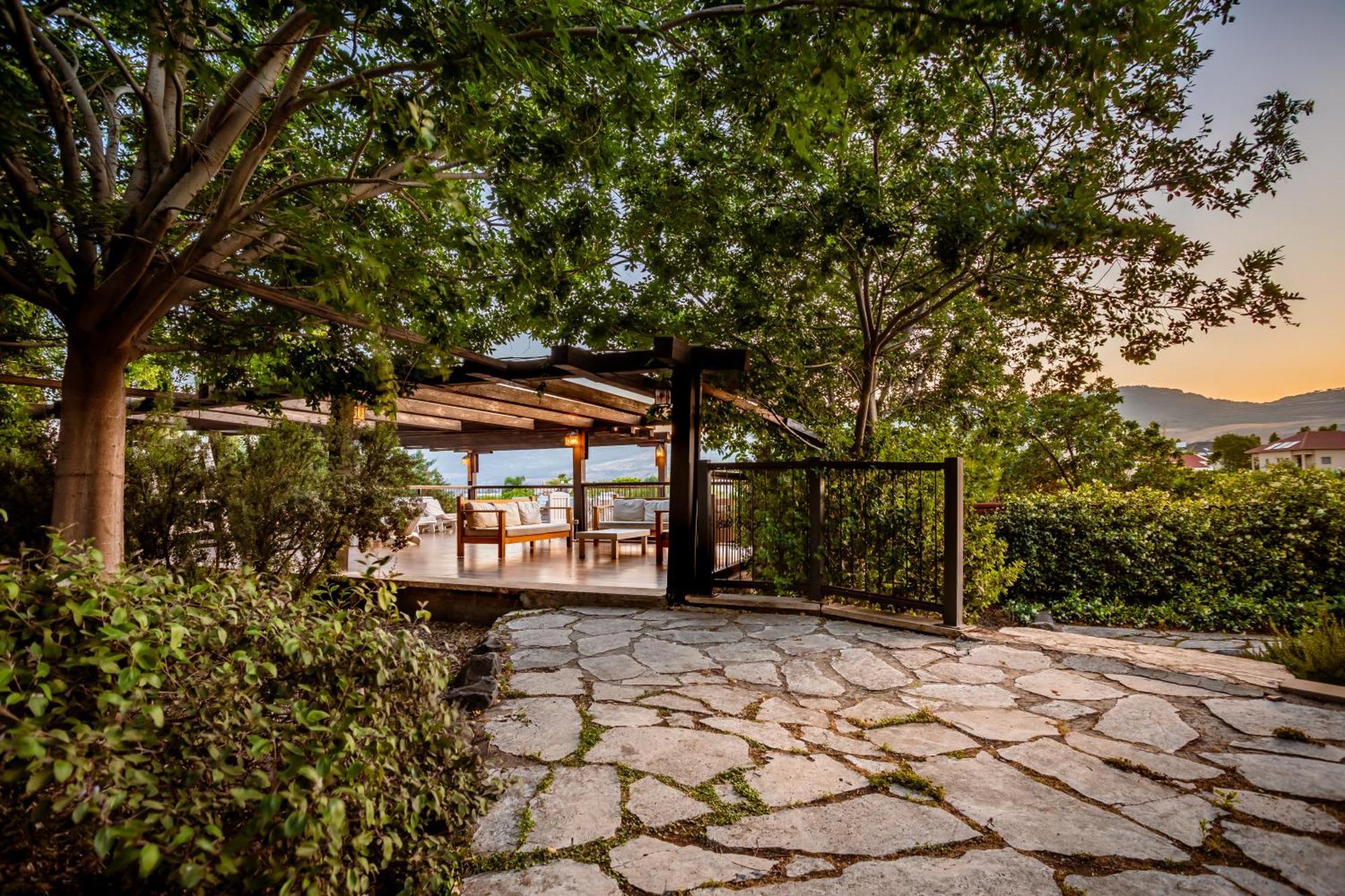 Grand Vista Boutique Hotel And Spa Yuval Bagian luar foto